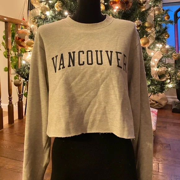 Brandy Melville Vancouver Sweater
